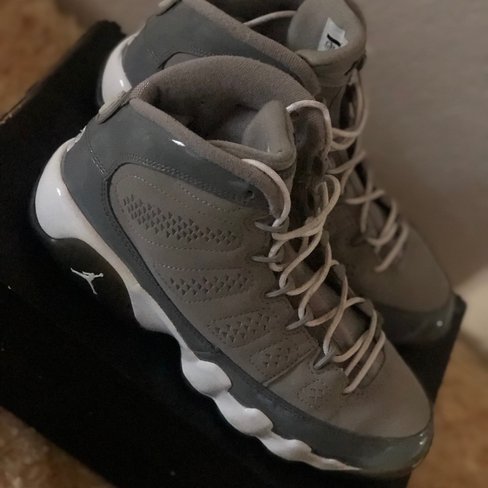 Jordan 9 cool grey size 5.5 collection